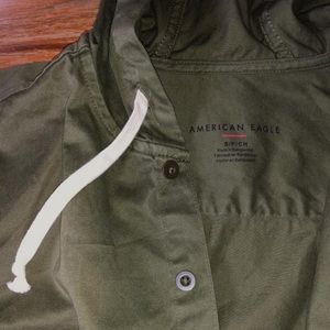 Men’s Size Small Brand New AE Hooded Button Down
